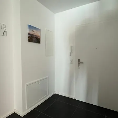 Neubau Mit Balkon Lägenhet *