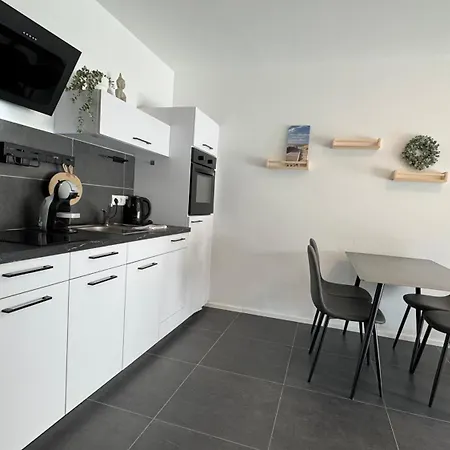 Neubau Mit Balkon Lägenhet Fuldatal