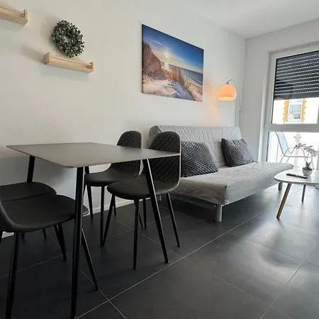 Lägenhet Neubau Mit Balkon *