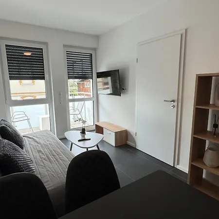 Neubau Mit Balkon Lägenhet *