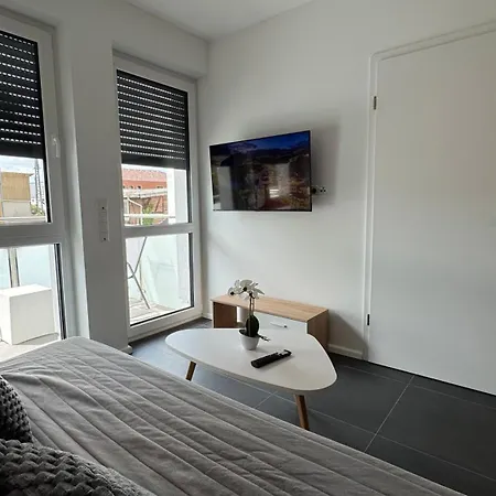 Lägenhet Neubau Mit Balkon *